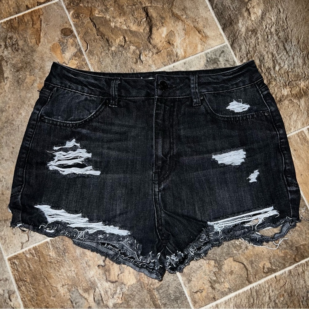 Refuge Distressed Black Denim Shorts Size 6 or 8 - Picture 5 of 5